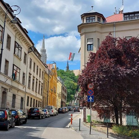 Ferienwohnung Sunny Studio At The Castle Budapest Exterior foto