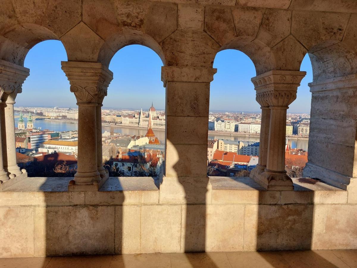 Ferienwohnung Sunny Studio At The Castle Budapest Exterior foto